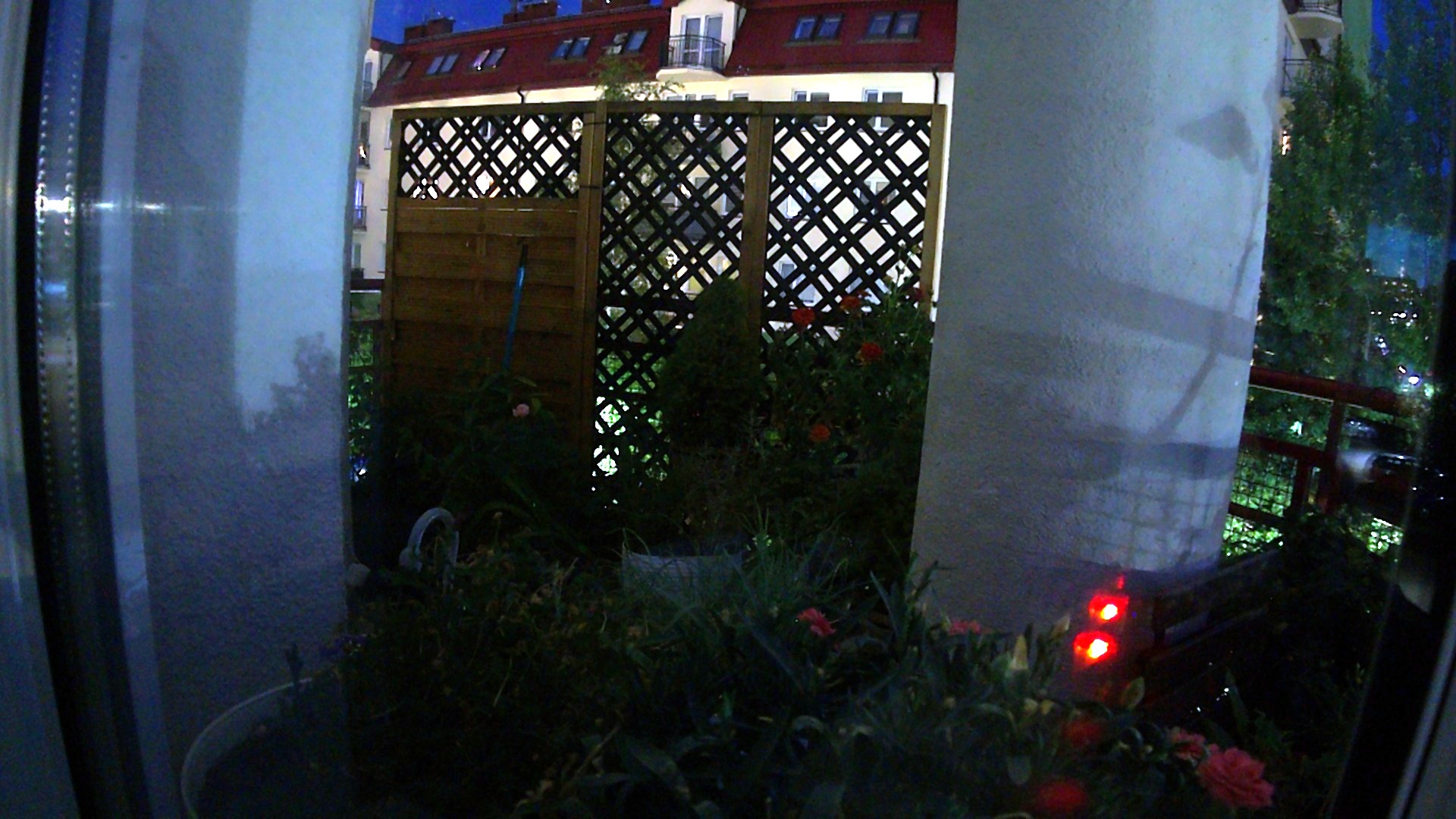 21:00:33